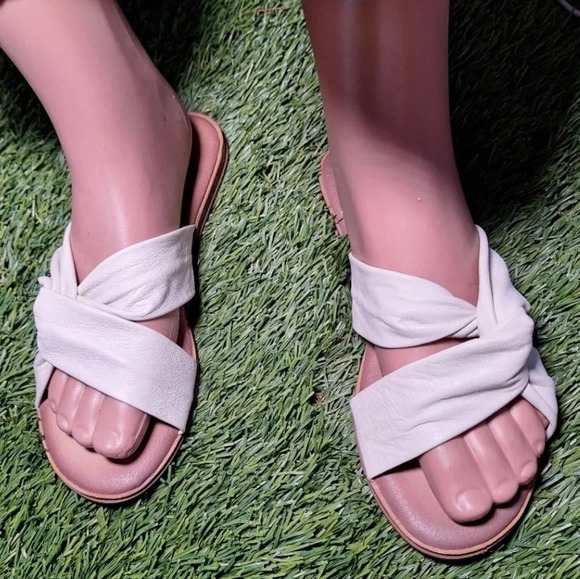 ARTISAN Crafted By Zigi Womens Leather Enida Off White Sandals Size 10 - Picture 2 of 10